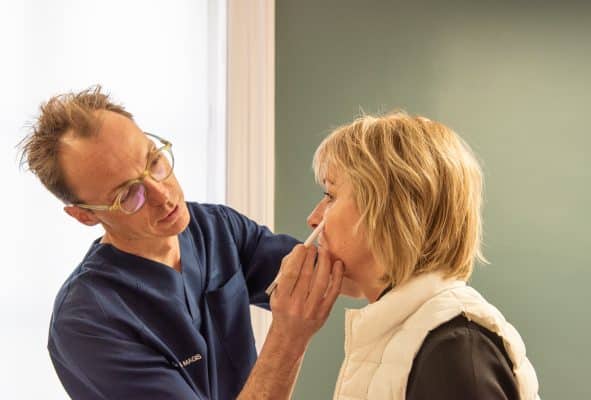 dermatologue esthétique Lyon Presqu’île Dr Quentin Magis consultation