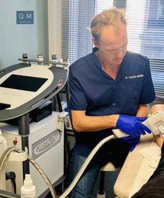 Traitement MiraDry à Lyon pour réduire la transpiration excessive des aisselles réalisé par le Dr Quentin Magis